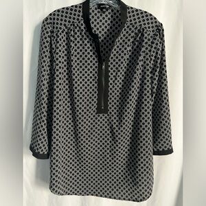 Spense Top Pre Owned Large zip accent Black White lightweight 3/4 sleeve